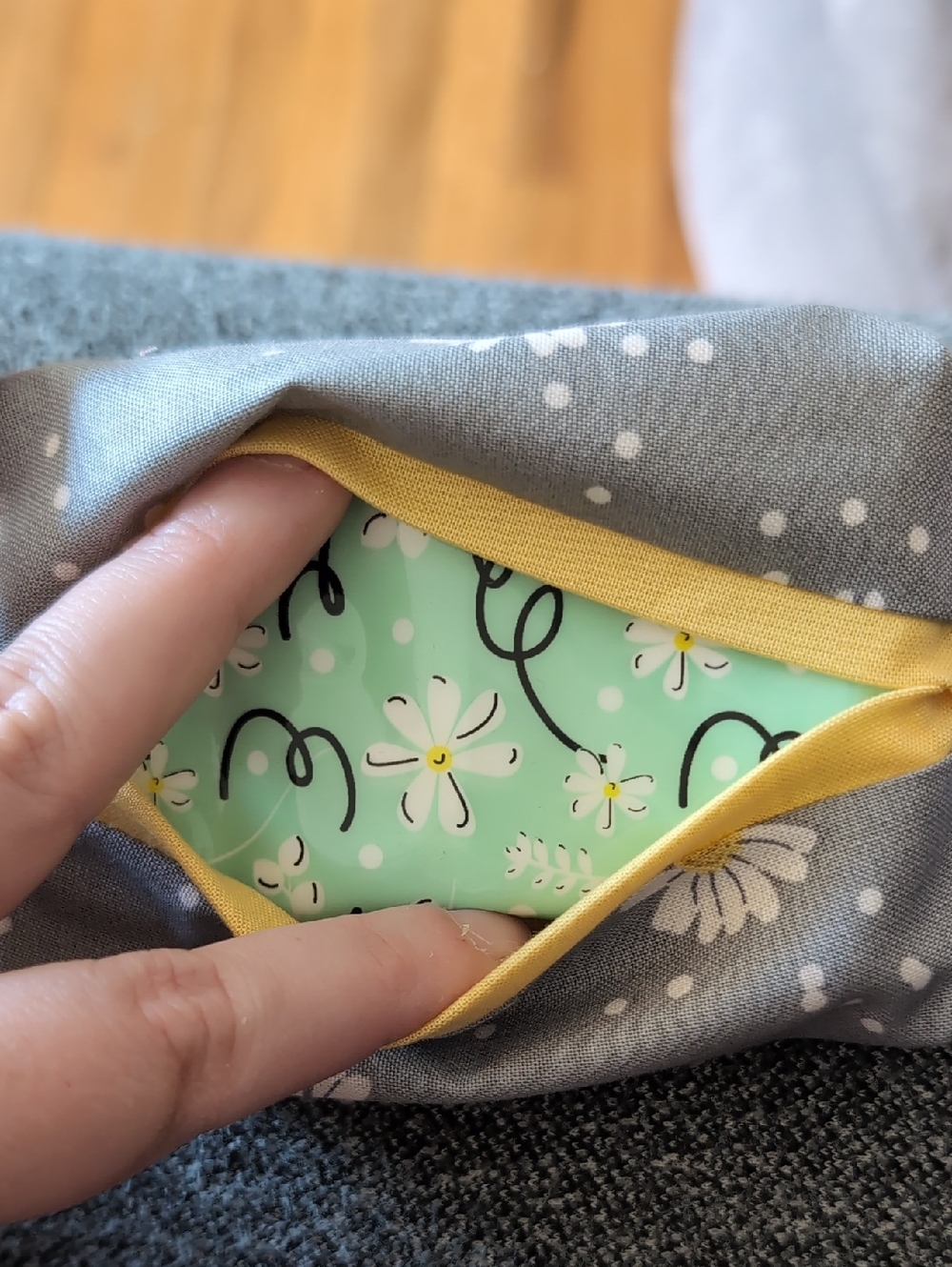 Gray Daisy Pocket Tissue Holder with Yellow Trim - Picture 3 of 3